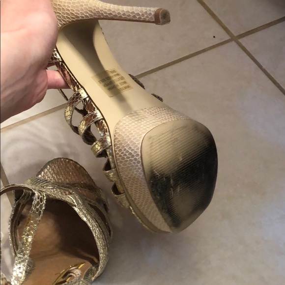 Gold platform heels - Picture 5 of 5